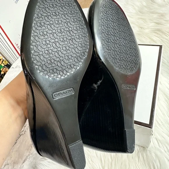 Coach Dorelle Black Patent Leather Wedges 3 3/4 3.75 inch Heels Size 8.5 - Picture 5 of 8